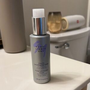 MONAT Studio One Frizz-Fix Smoothing Hair Primer